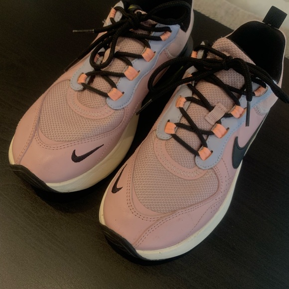 Nike Verona’s - Picture 2 of 10